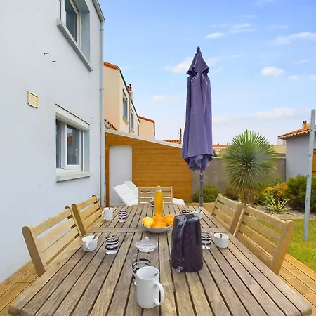 Σπίτι διακοπών A 15min A Pied De La Plage, Maison Pour 6 *